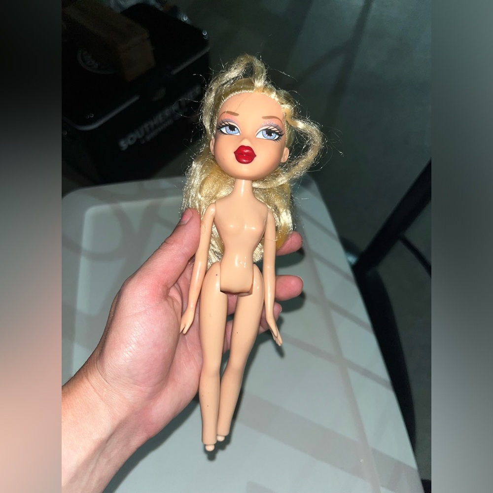 BRATZ-HOLIDAY EDITION